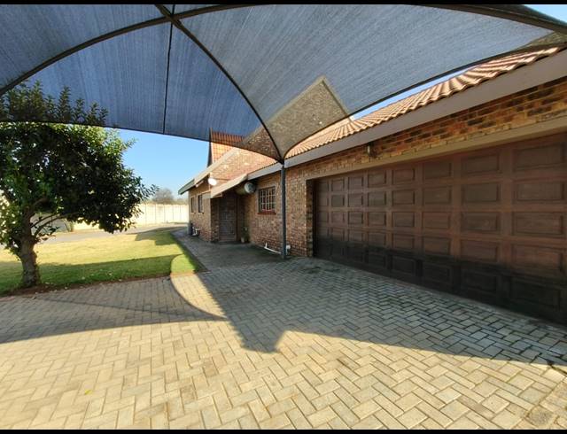 3 BEDROOM HOUSE TO LET IN UNITAS PARK